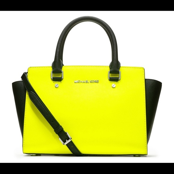 Michael Kors Handbags - Michael Kors Small Selma Bag